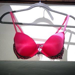 Victoria’s Secret pink heartbreaker push up